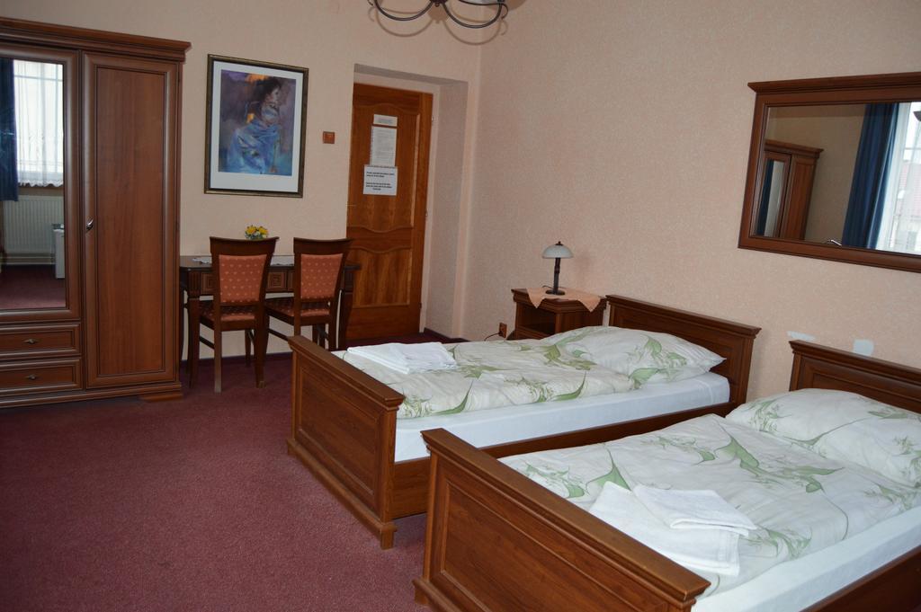 Hotel Paradise Οστράβα Δωμάτιο φωτογραφία