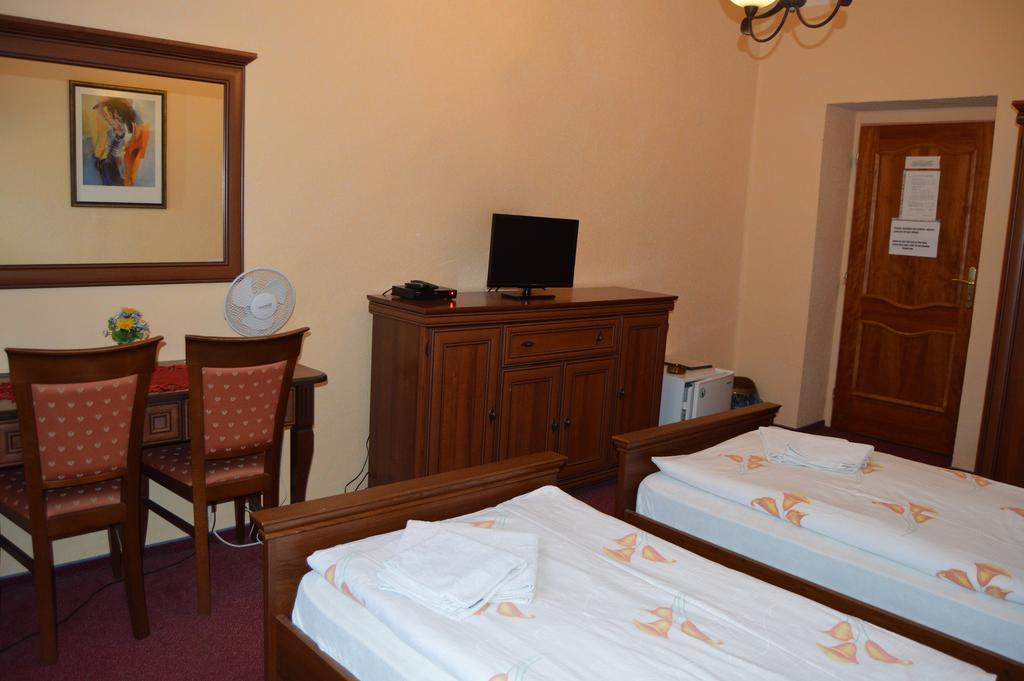 Hotel Paradise Οστράβα Δωμάτιο φωτογραφία