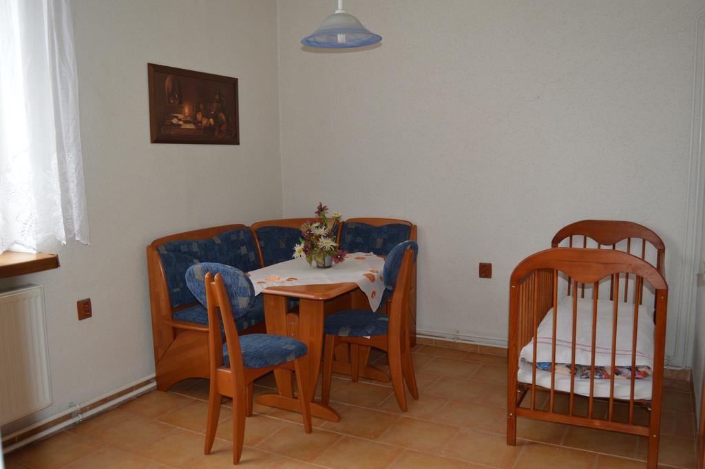 Hotel Paradise Οστράβα Δωμάτιο φωτογραφία
